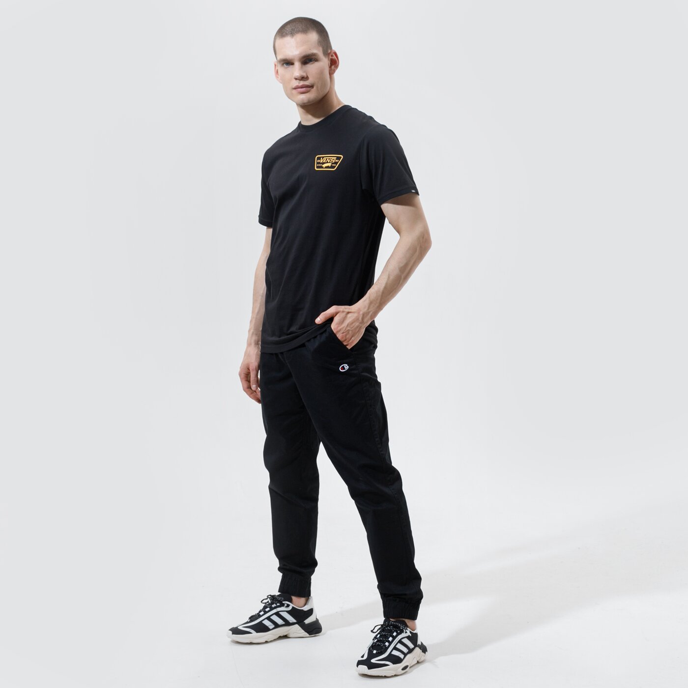 Мъжка тениска VANS ТЕНИСКА MN FULL PATCH BACK SS BLACK/SAFFRON vn0a3h5kz4w1 цвят черен