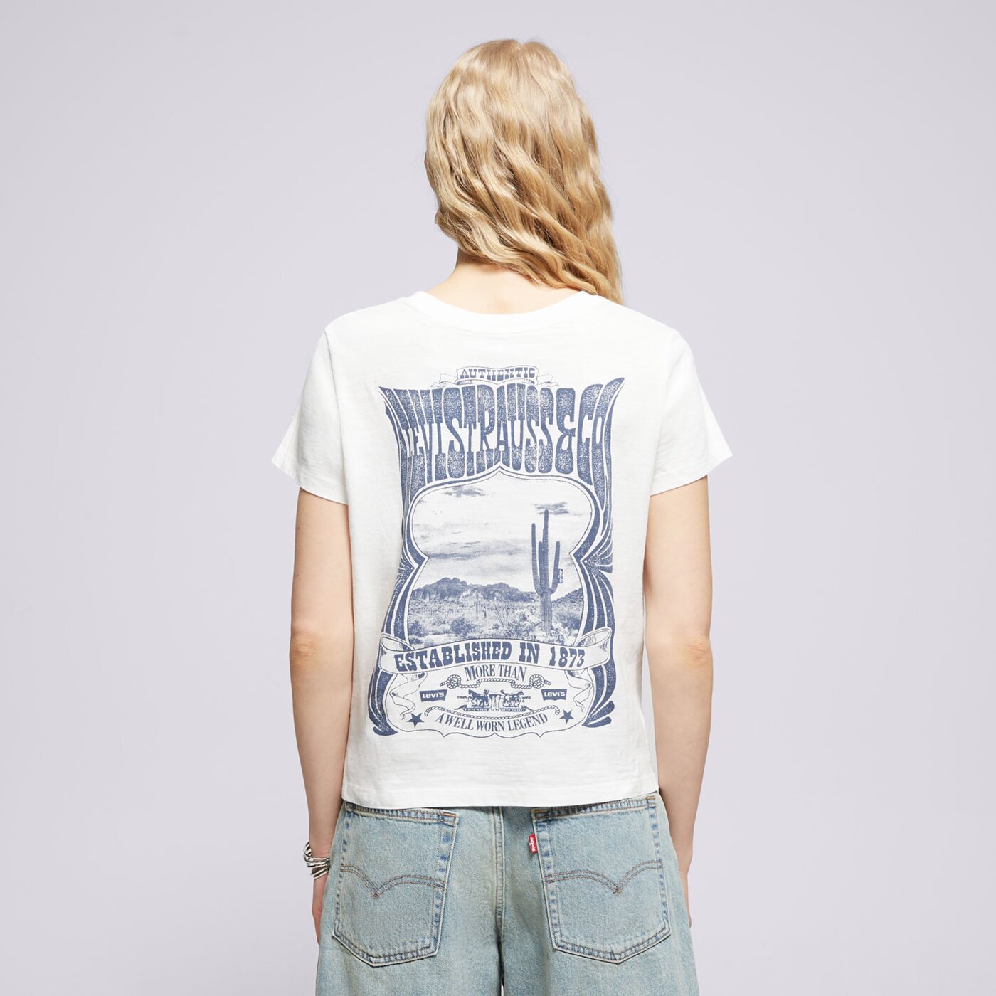 Дамска тениска LEVI'S ТЕНИСКА GRAPHIC BOXY TSHIRT a8804-0033 цвят бял