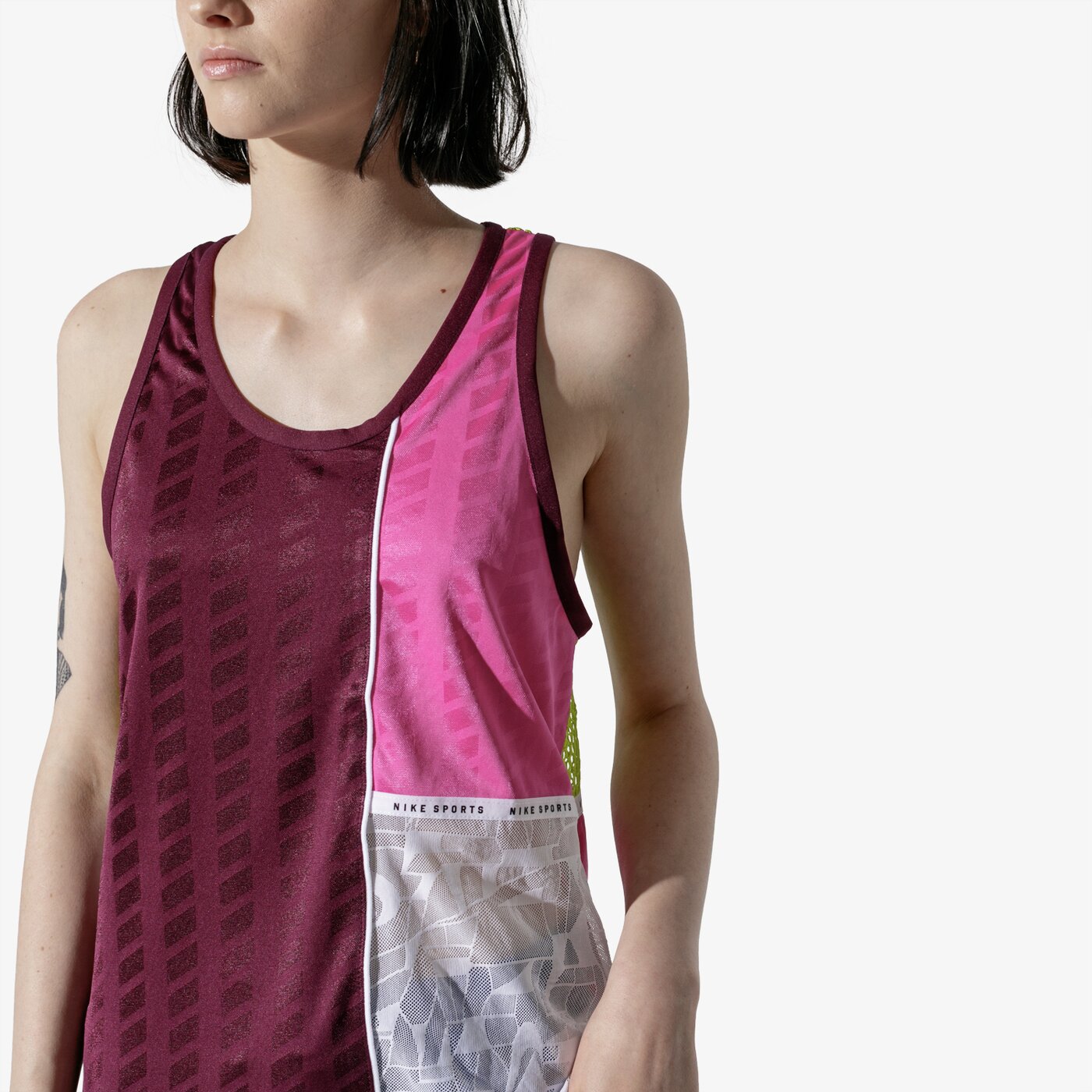 Дамска тениска NIKE ПОТНИК W NSW NSP MESH ar9858-609 цвят многоцветен