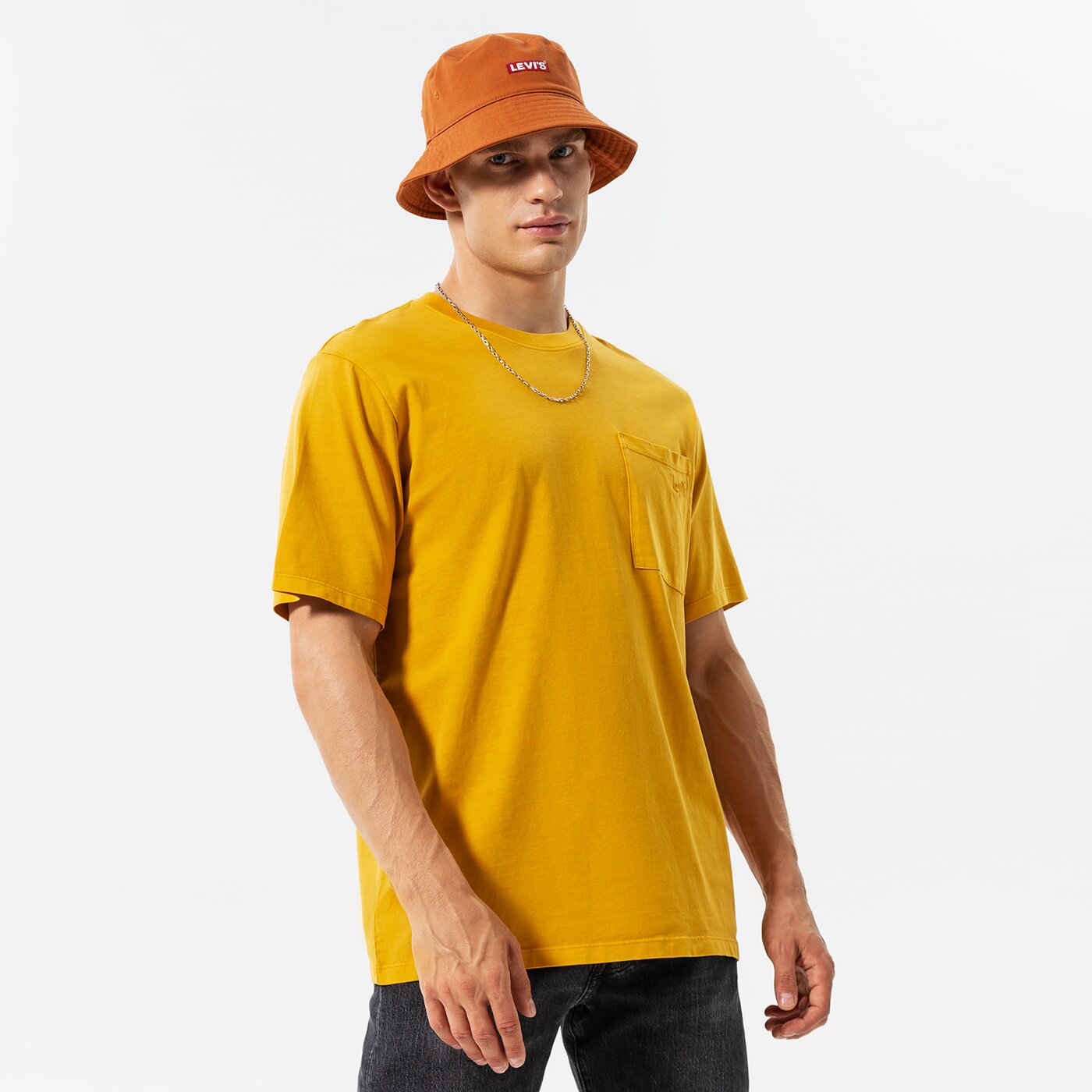 Мъжка тениска LEVI'S ТЕНИСКА SEASONAL POCKET TEE a3697-0001 цвят горчица