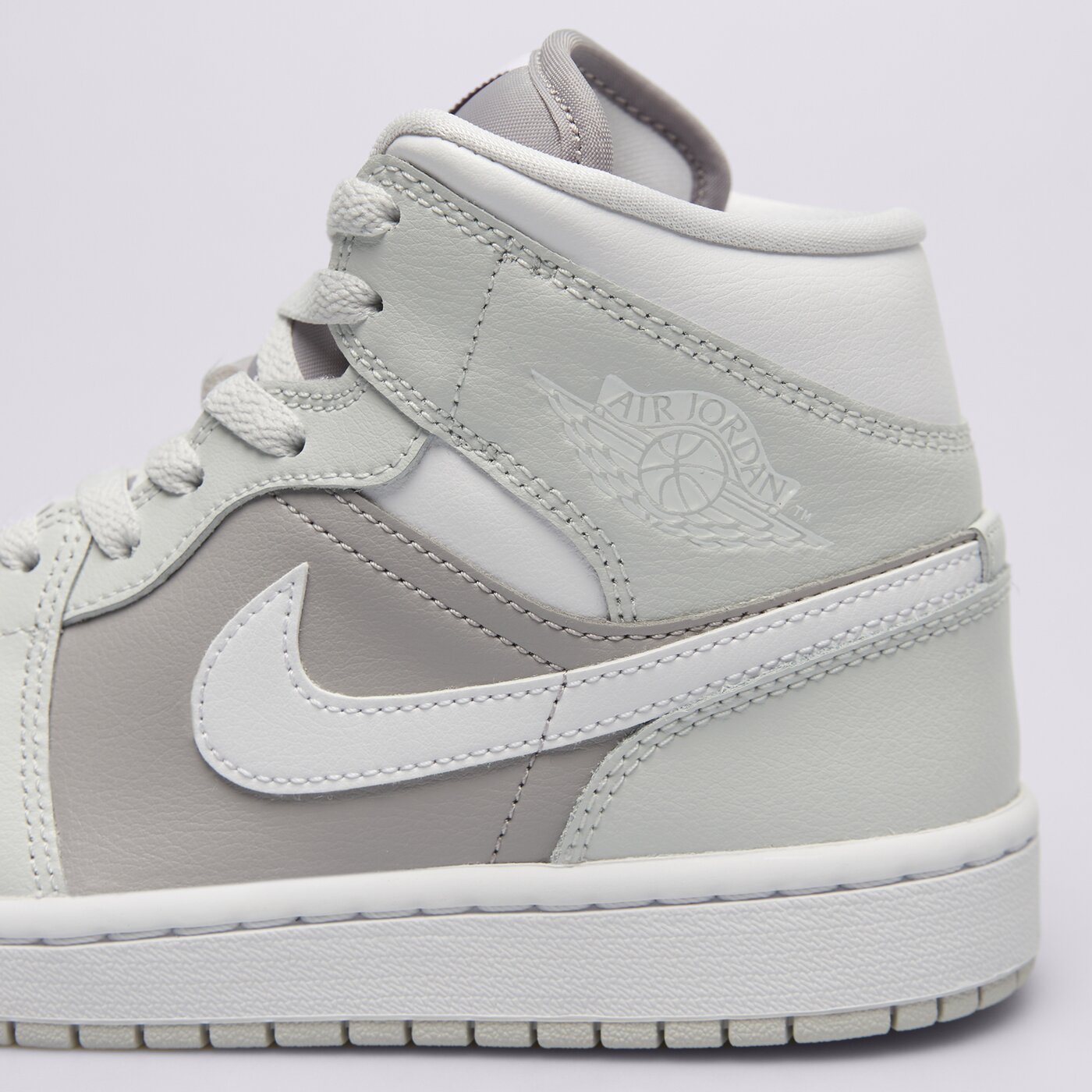 Дамски маратонки JORDAN AIR 1 MID  bq6472-008 цвят сив