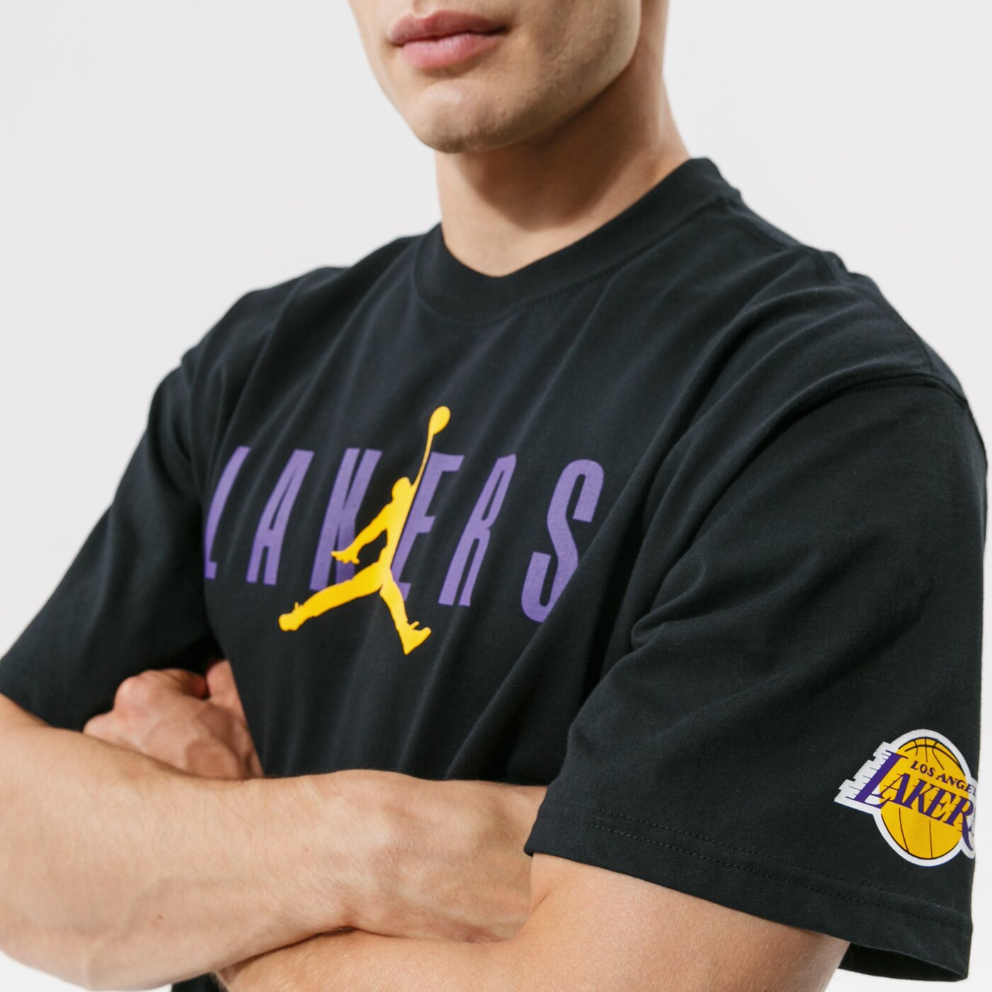 Мъжка тениска NIKE ТЕНИСКА LAL M NK CTS JDN STMT SS TEE NBA da6512-010 цвят черен