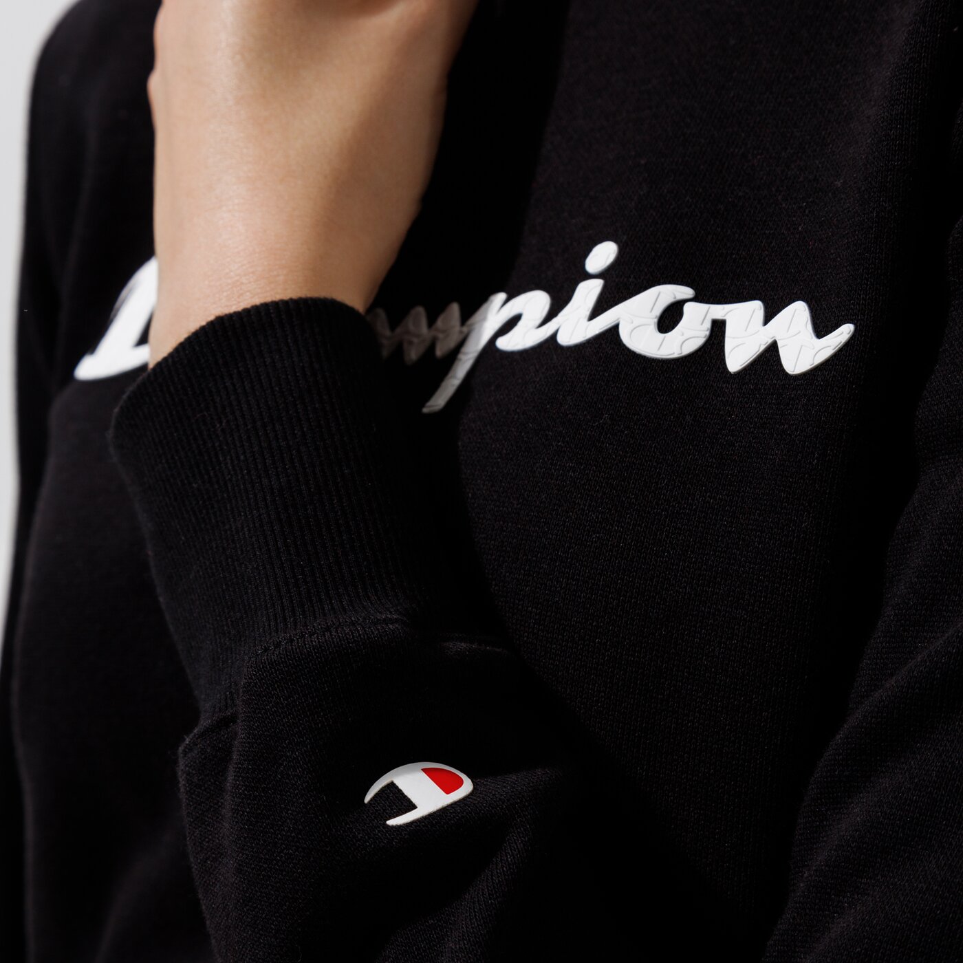 Дамски суичър CHAMPION СУИТЧЪР CREWNECK SWEATSHIRT 112585kk001 цвят черен