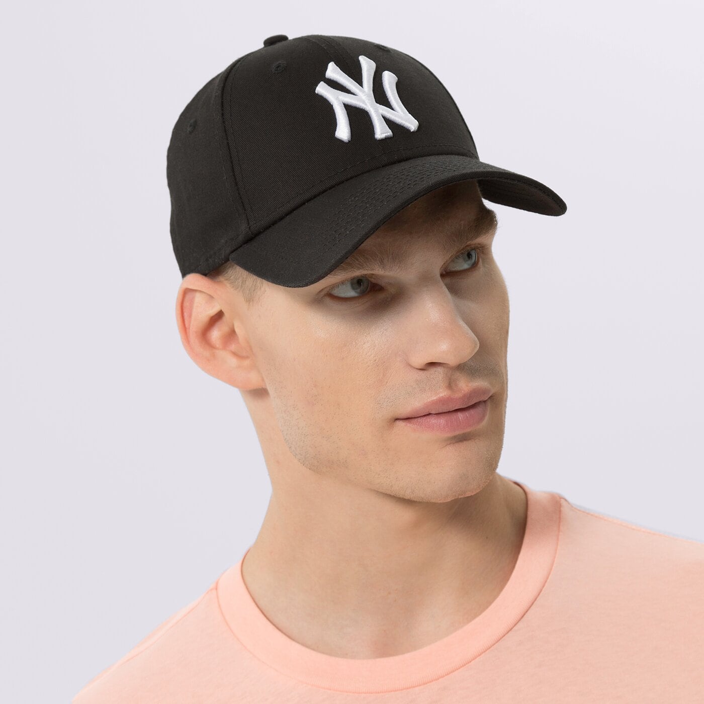 Дамска шапка с козирка NEW ERA ШАПКА LEAGUE WMNS 9FORTY NYY BLK NEW YORK YANKEES BL 12122741 цвят черен