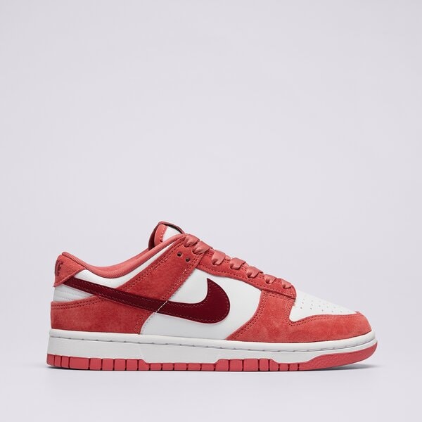 Дамски маратонки NIKE DUNK LOW  fq7056-100 цвят червен