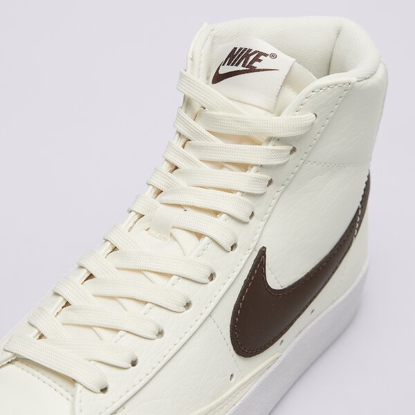 Дамски маратонки NIKE BLAZER MID '77 NEXT NATURE dq4124-107 цвят бежов