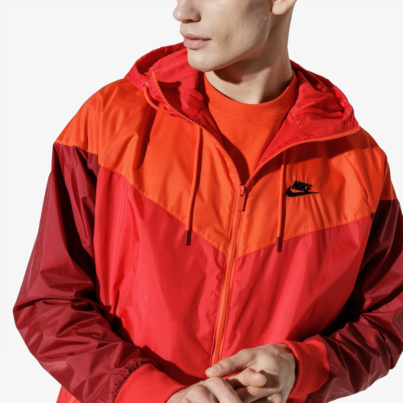 Мъжко преходно яке NIKE ЯКЕ  M NSW HE WR JKT HD ar2191-658 цвят червен