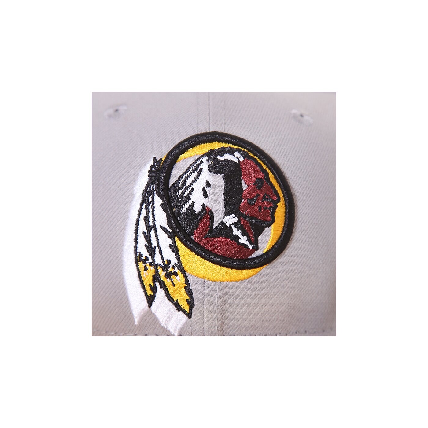 Дамска шапка с козирка NEW ERA ШАПКА NEON LOGO POP WASHINGTON REDSKINS 10939275 цвят сив