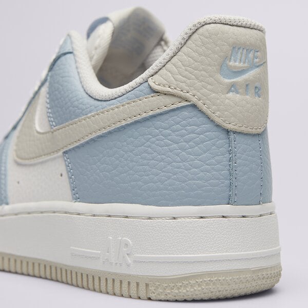 Дамски маратонки NIKE W AIR FORCE 1 '07  hf0022-400 цвят син