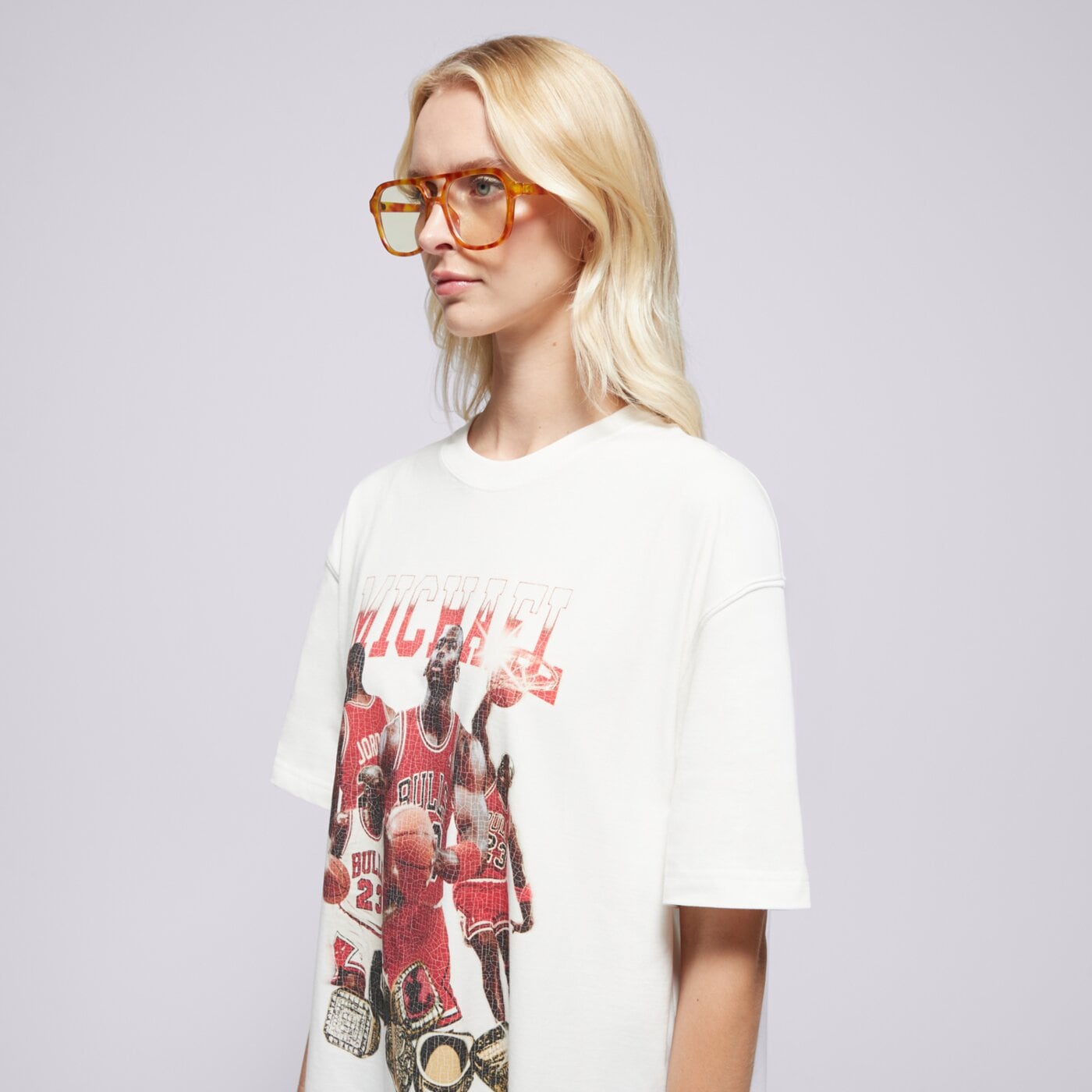 Дамска тениска JORDAN ТЕНИСКА W J SS OS GFX TEE MIXTAPE hj0190-133 цвят кремав