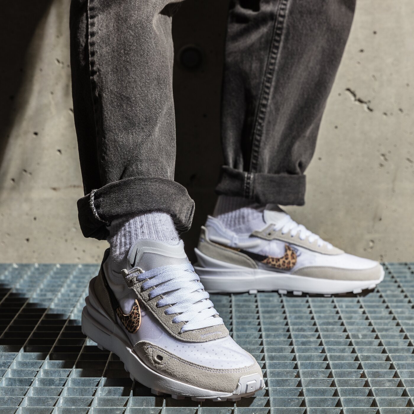 Дамски маратонки NIKE WAFFLE ONE SE dj9776-100 цвят бял