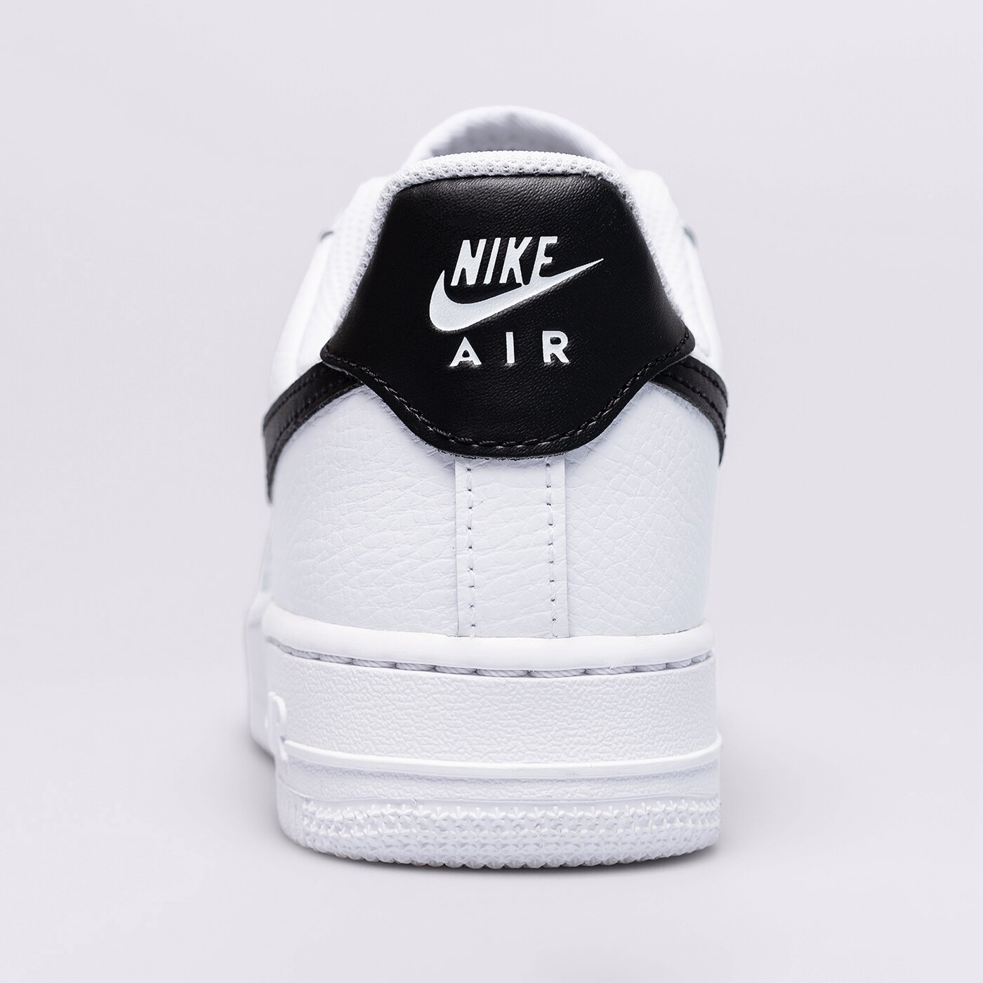 Дамски маратонки NIKE AIR FORCE 1 '07  dd8959-103 цвят бял