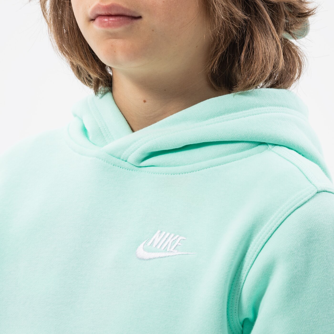 Детски суичър NIKE СУИТЧЪР С КАЧУЛКА NIKE SPORTSWEAR CLUB BOY bv3757-379 цвят зелен