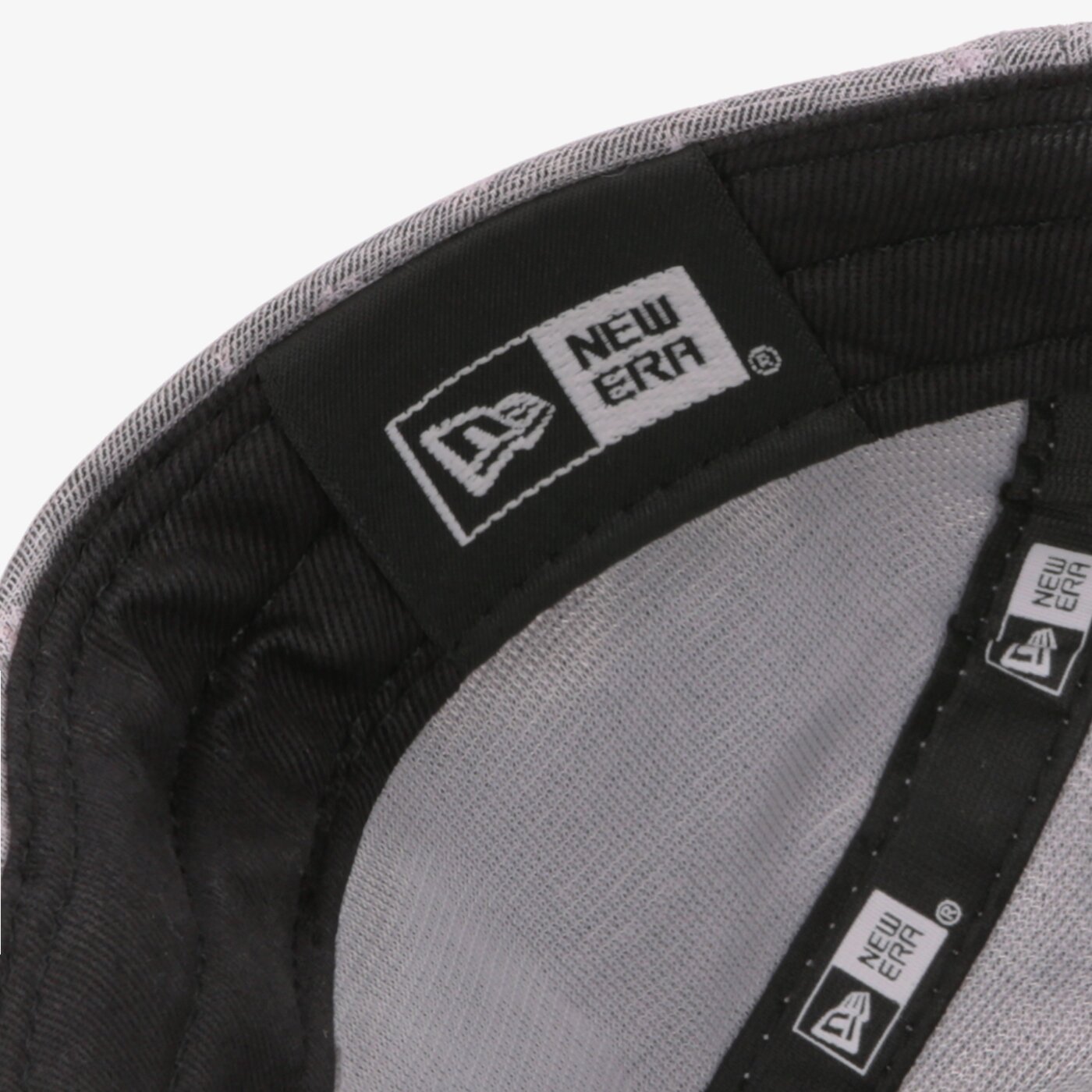 Дамска шапка с козирка NEW ERA ШАПКА MICRO PALM CAMPER NE BLK/WHT 80258942 цвят сив