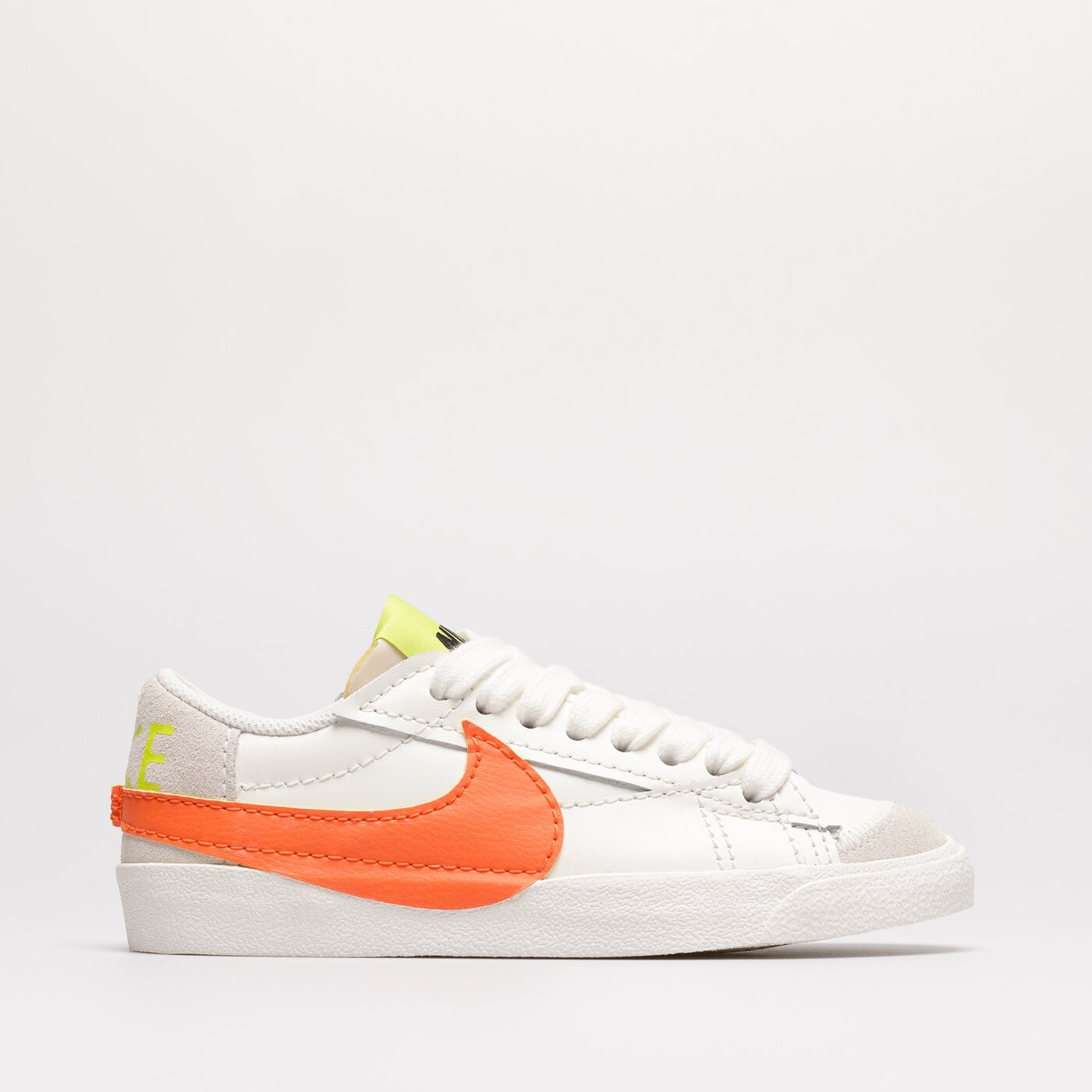 Дамски маратонки NIKE W BLAZER LOW '77 JUMBO dq1470-103 цвят бял