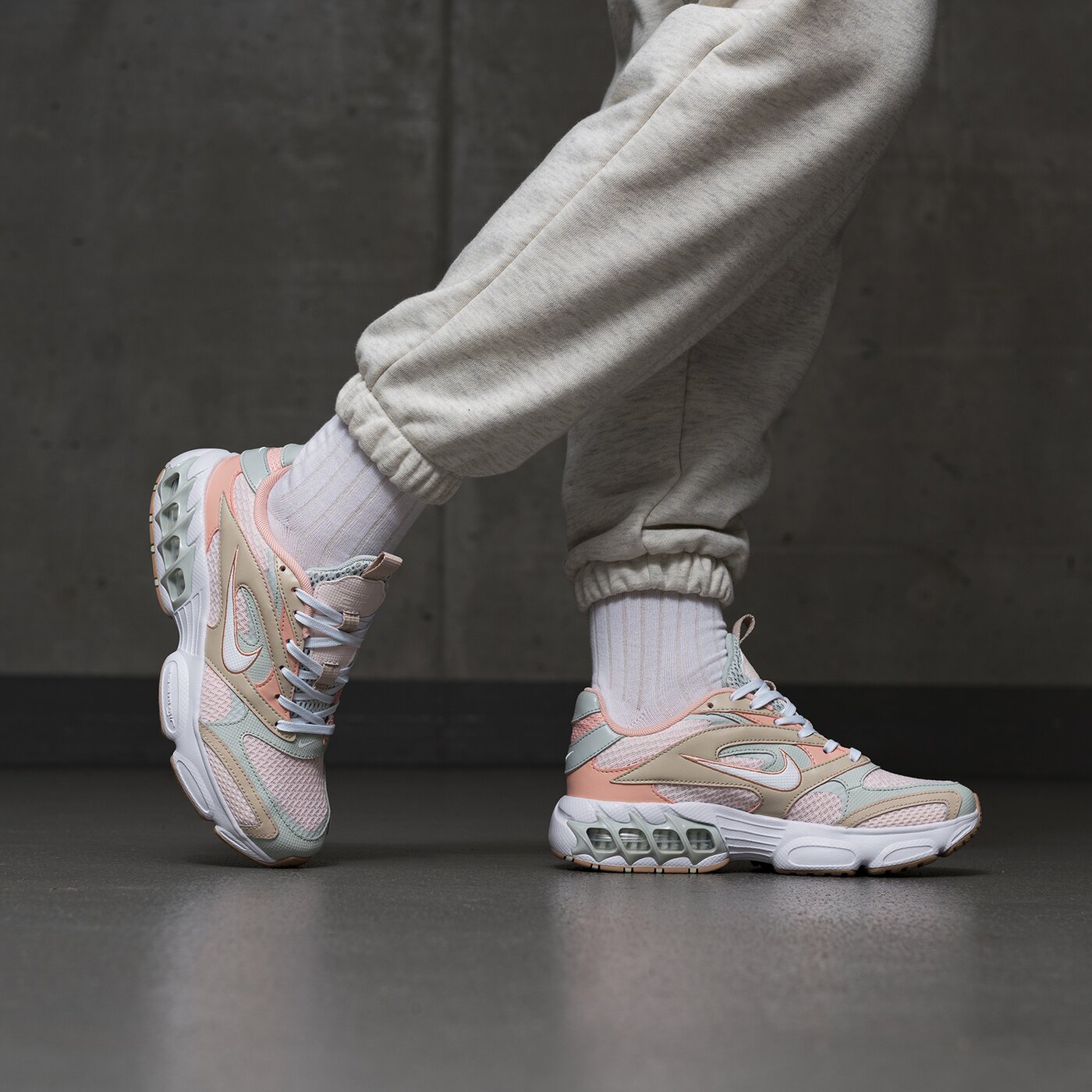 Дамски маратонки NIKE ZOOM AIR FIRE dn1392-601 цвят розов