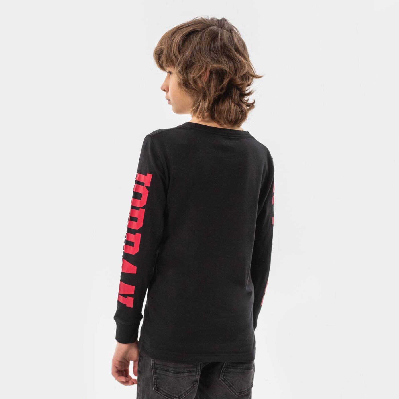 Детска тениска JORDAN ТЕНИСКА JORDAN SWITCH LS TEE BOY 95b254-023 цвят черен