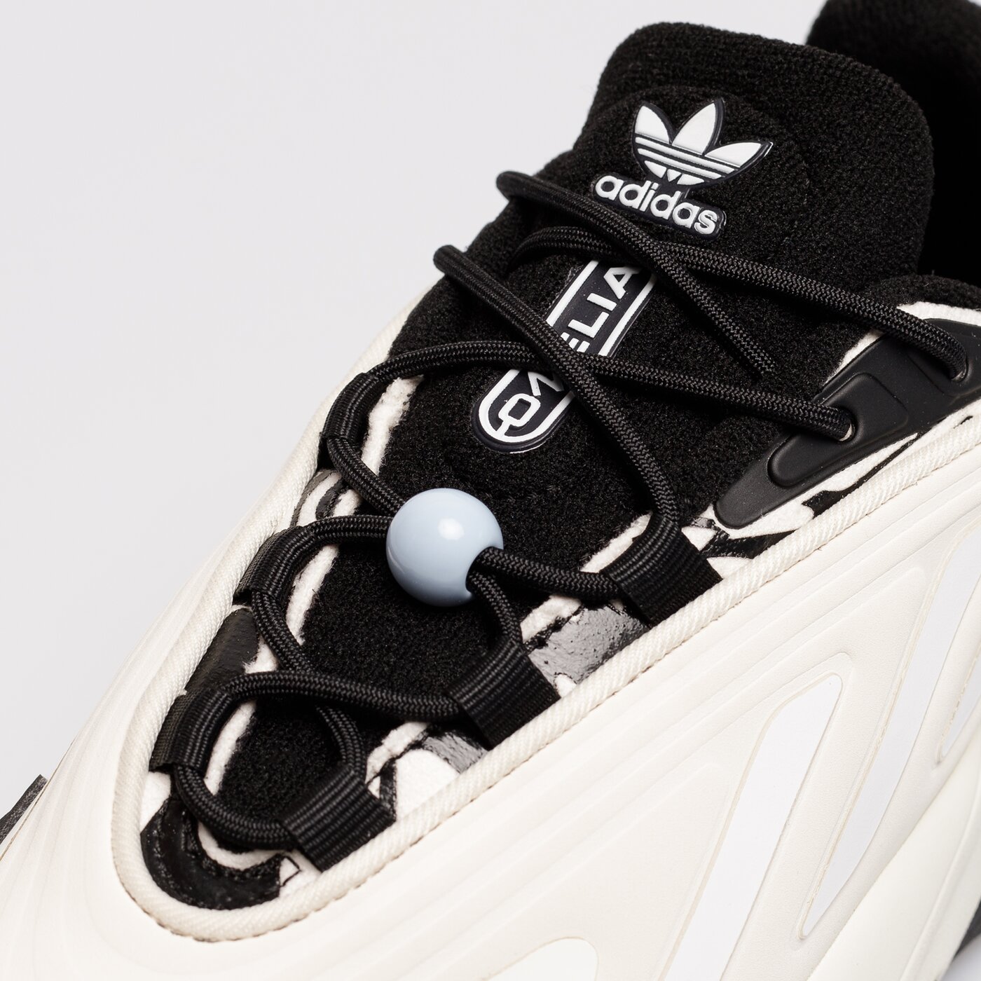 Дамски маратонки ADIDAS OZELIA W gy9434 цвят бежов