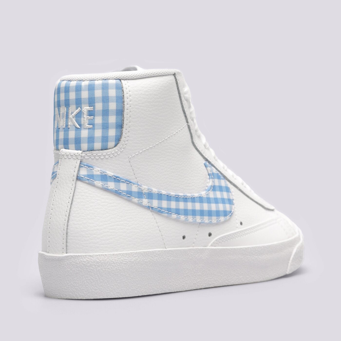 Дамски маратонки NIKE W BLAZER MID '77 EWT fd9163-100 цвят бял