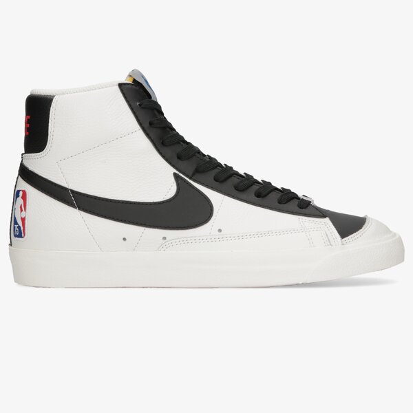 Мъжки маратонки NIKE BLAZER MID '77 EMB dd8025-101 цвят черен