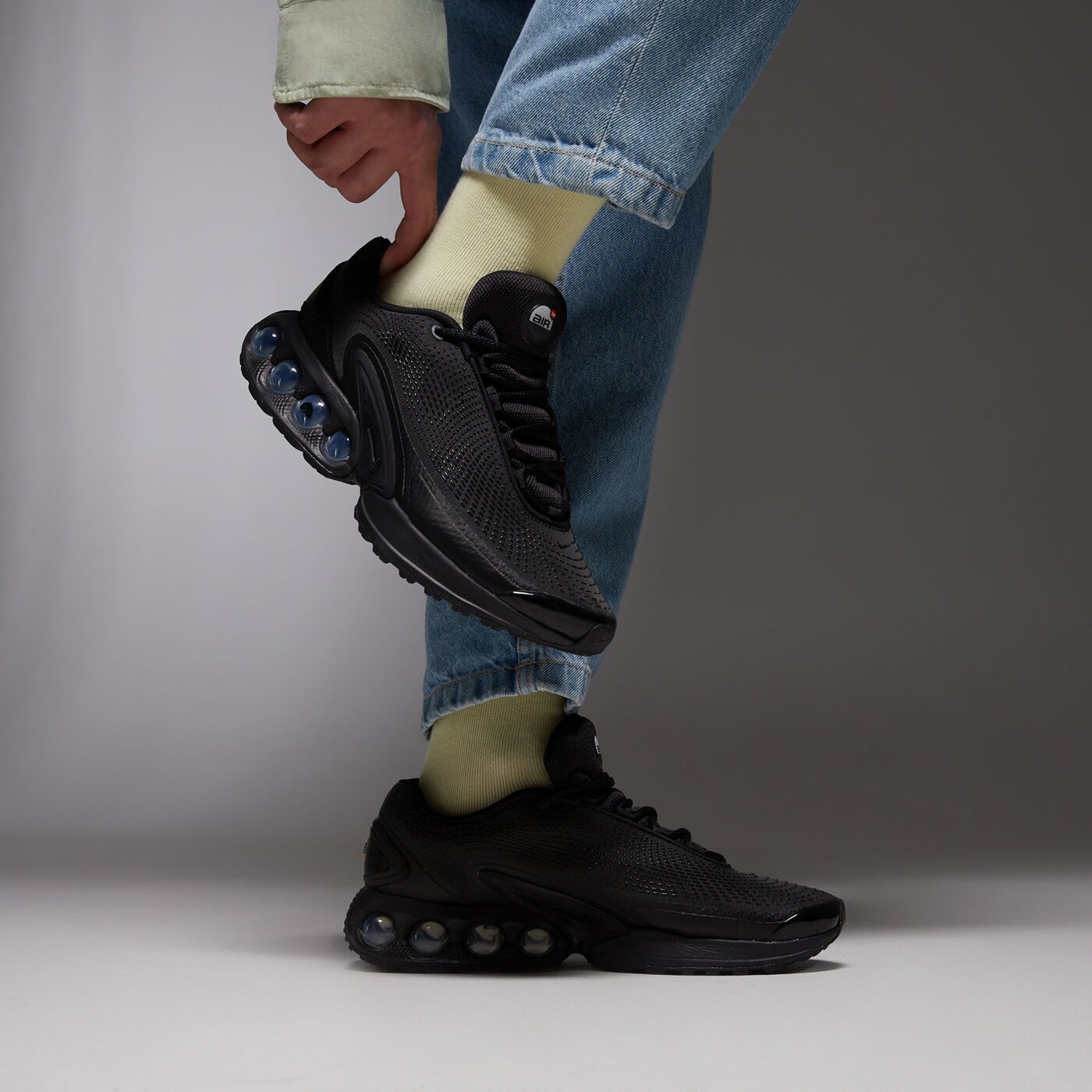 Мъжки маратонки NIKE AIR MAX DN dv3337-006 цвят черен