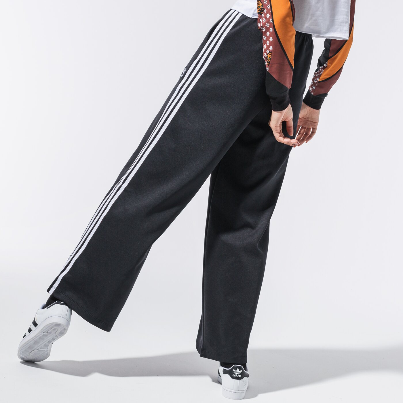 Дамски панталони ADIDAS ПАНТАЛОНИ RELAXED PANT PB gd2273 цвят черен