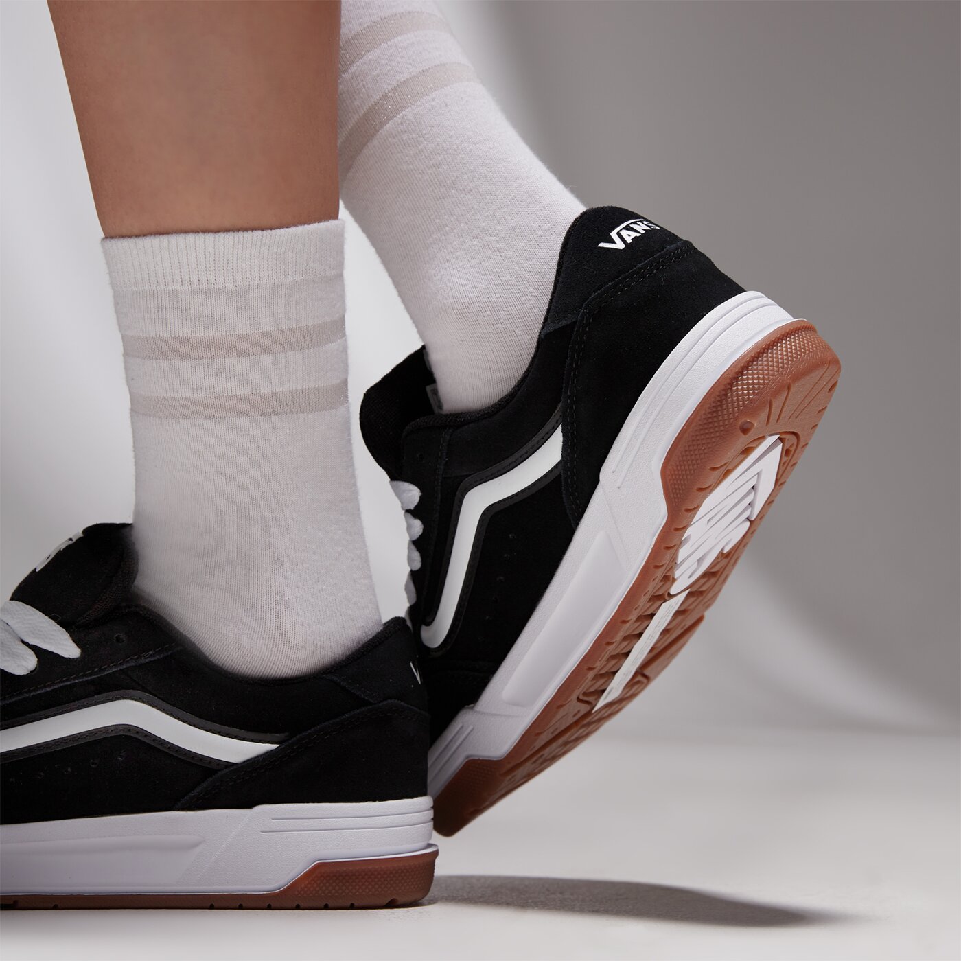 Дамски маратонки VANS HYLANE vn000d819x11 цвят черен