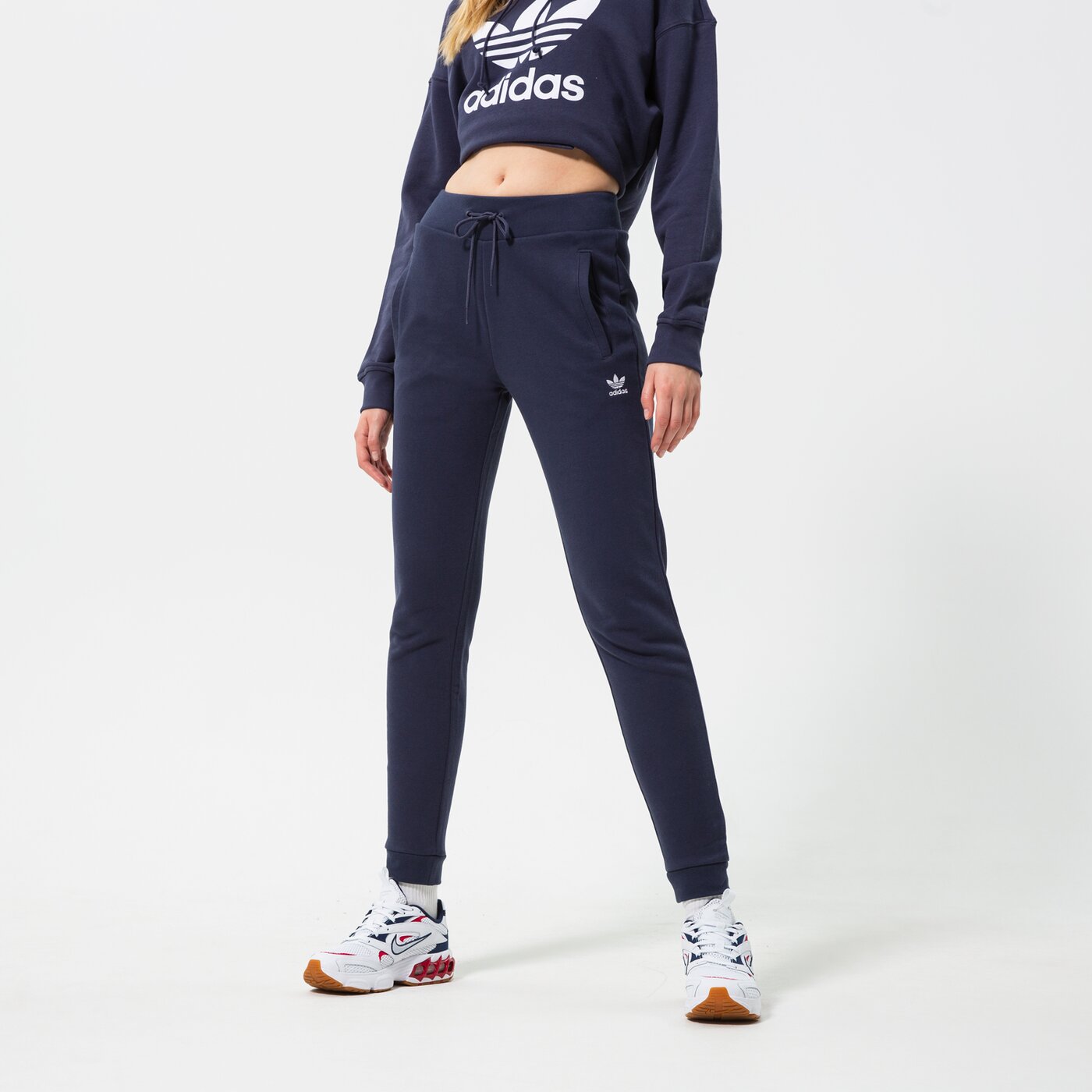Дамски панталони ADIDAS ПАНТАЛОНИ TRACK PANT hf7502 цвят тъмносин