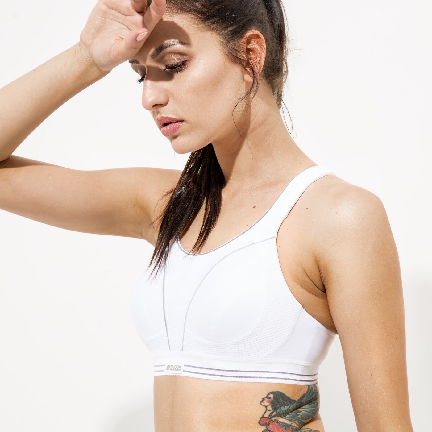 Дамска тениска SHOCK ABSORBER BRA ULTIMATE RU NNING b5044whitesilver цвят бял