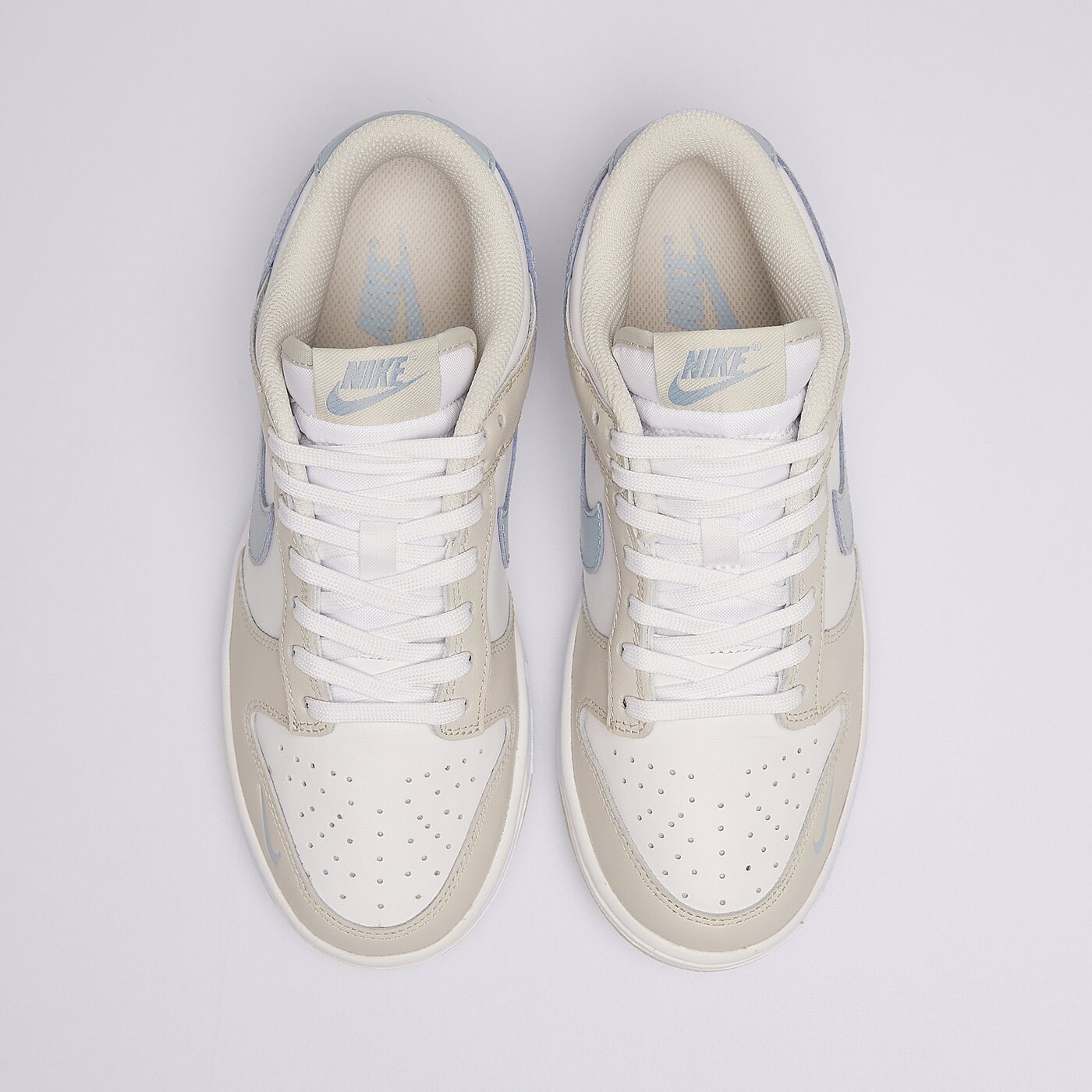 Дамски маратонки NIKE DUNK LOW  hf0023-100 цвят бежов