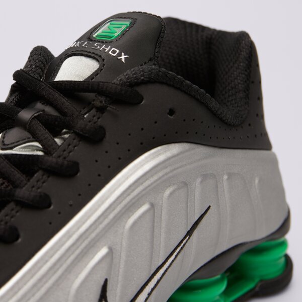 Мъжки маратонки NIKE SHOX R4 hq1988-006 цвят черен