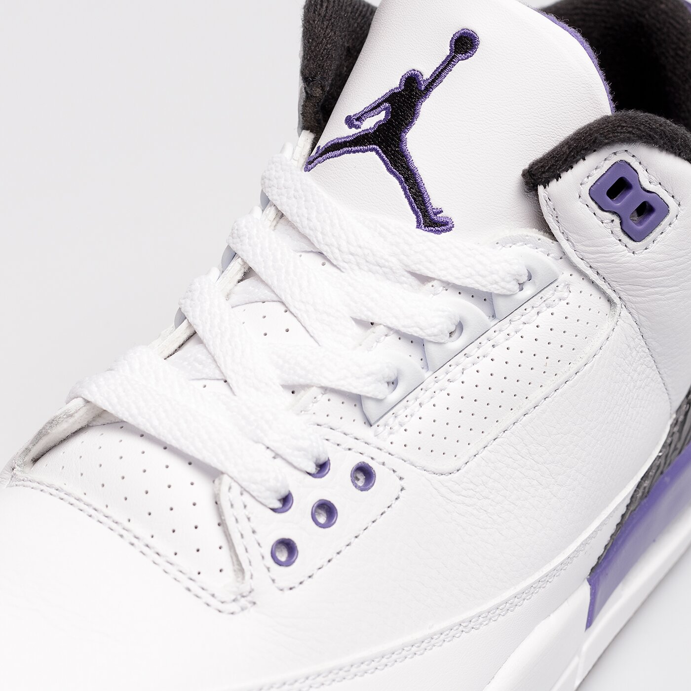 Мъжки маратонки AIR JORDAN 3 RETRO  ct8532-105 цвят бял