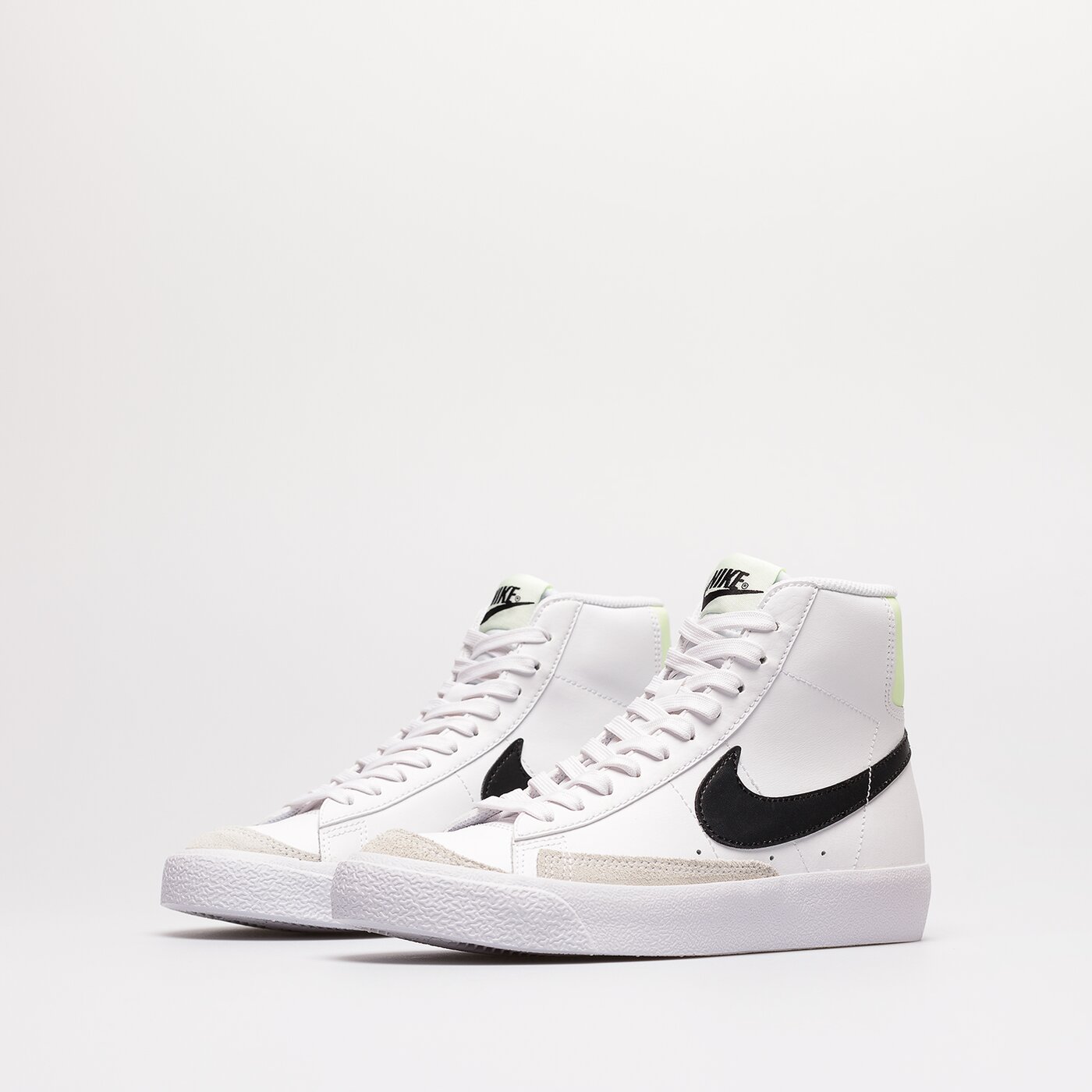 Детски маратонки NIKE BLAZER MID '77 da4086-109 цвят бял