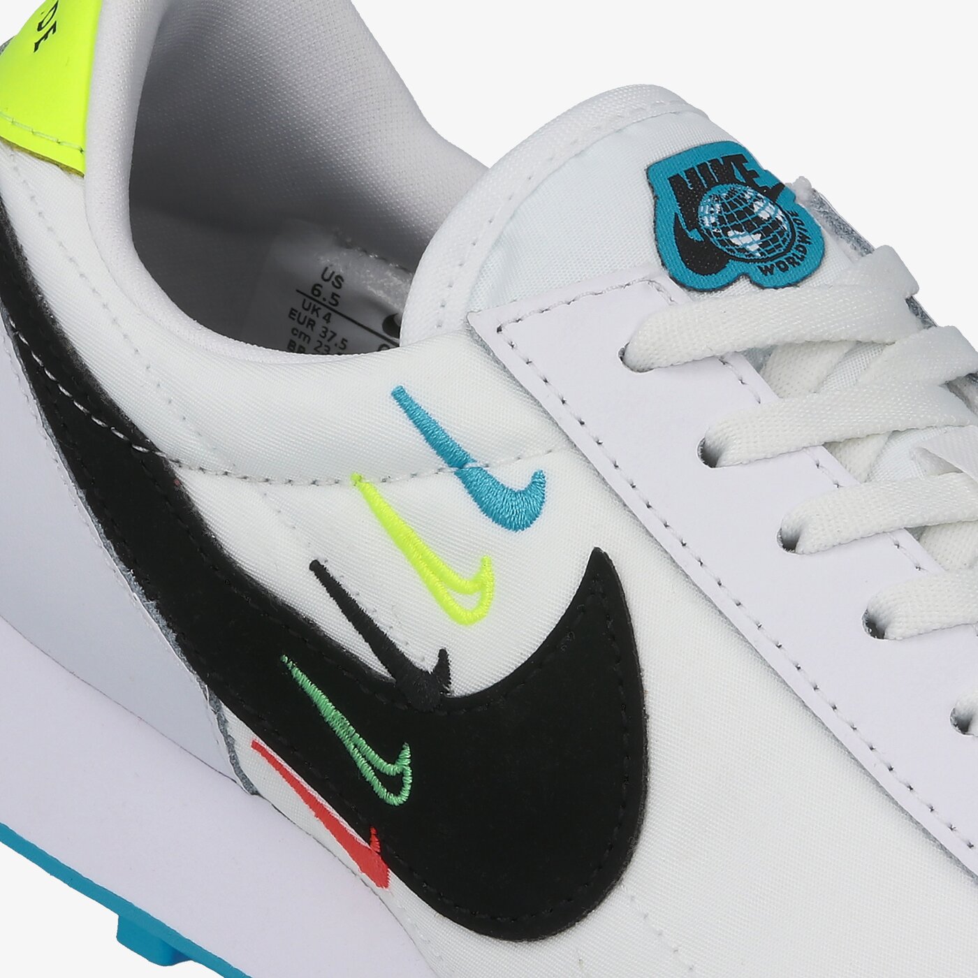 Дамски маратонки NIKE DAYBREAK ck2606-100 цвят бял