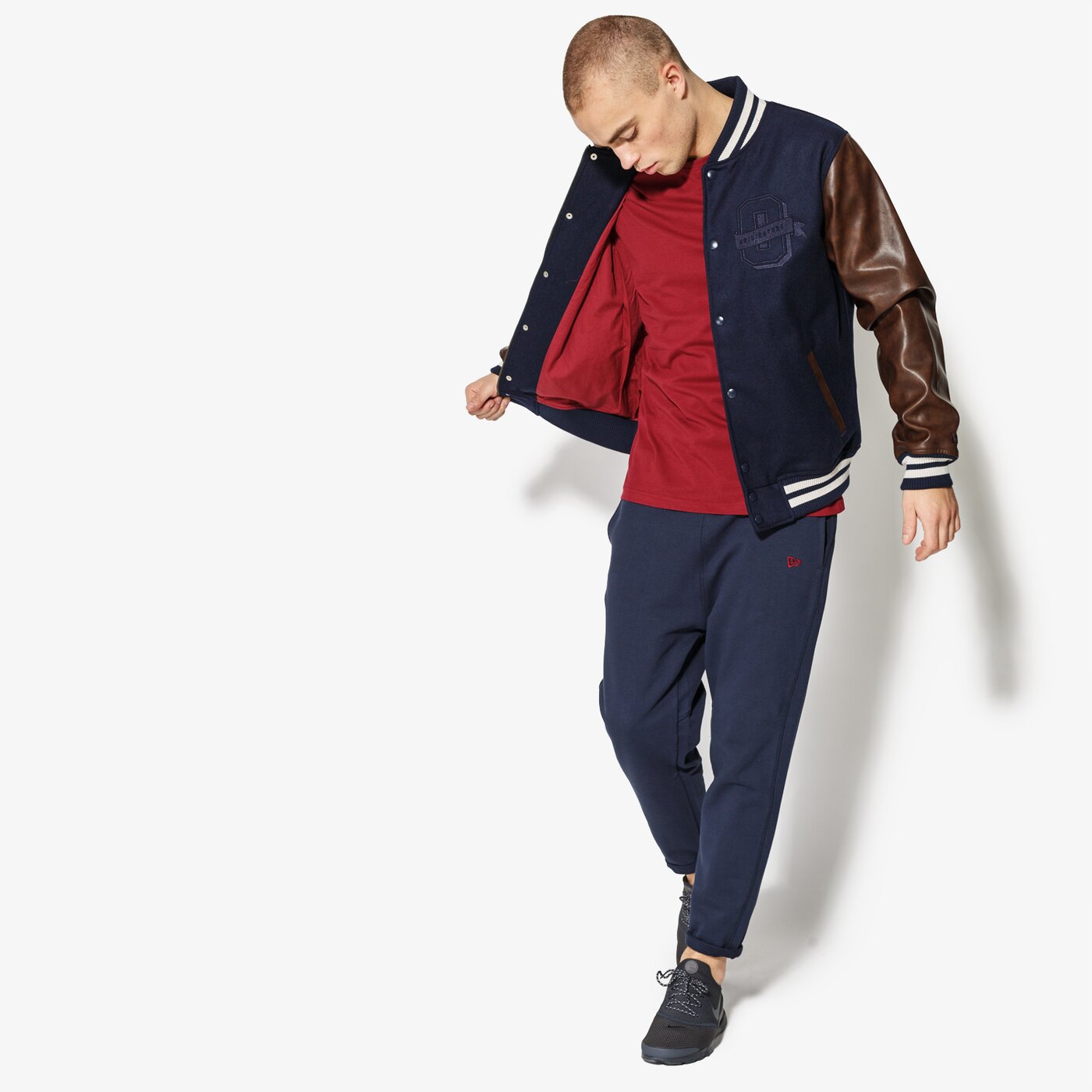 Мъжко преходно яке NEW ERA ЯКЕ WORLD HOOD VARSITY NEW ERA NIGHT SHIFT NAVY 11517682 цвят тъмносин