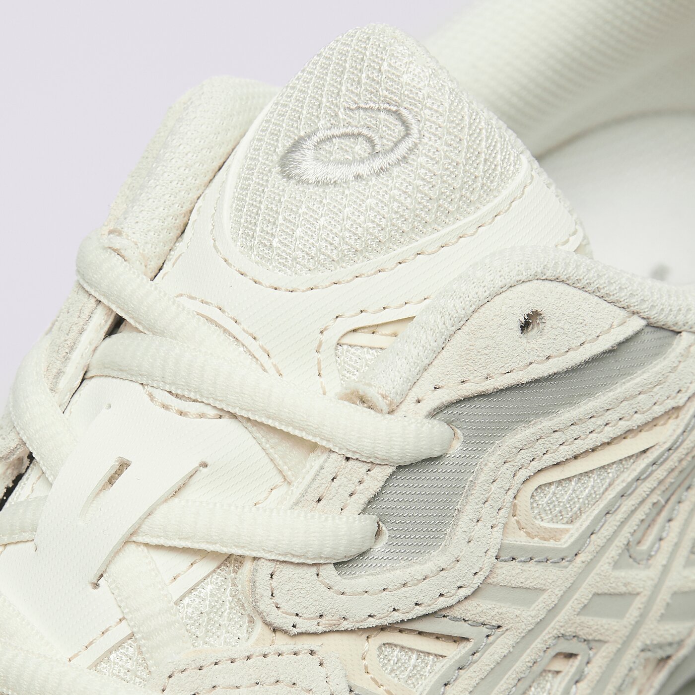 Дамски маратонки ASICS GEL-NYC 1203a739-100 цвят бежов