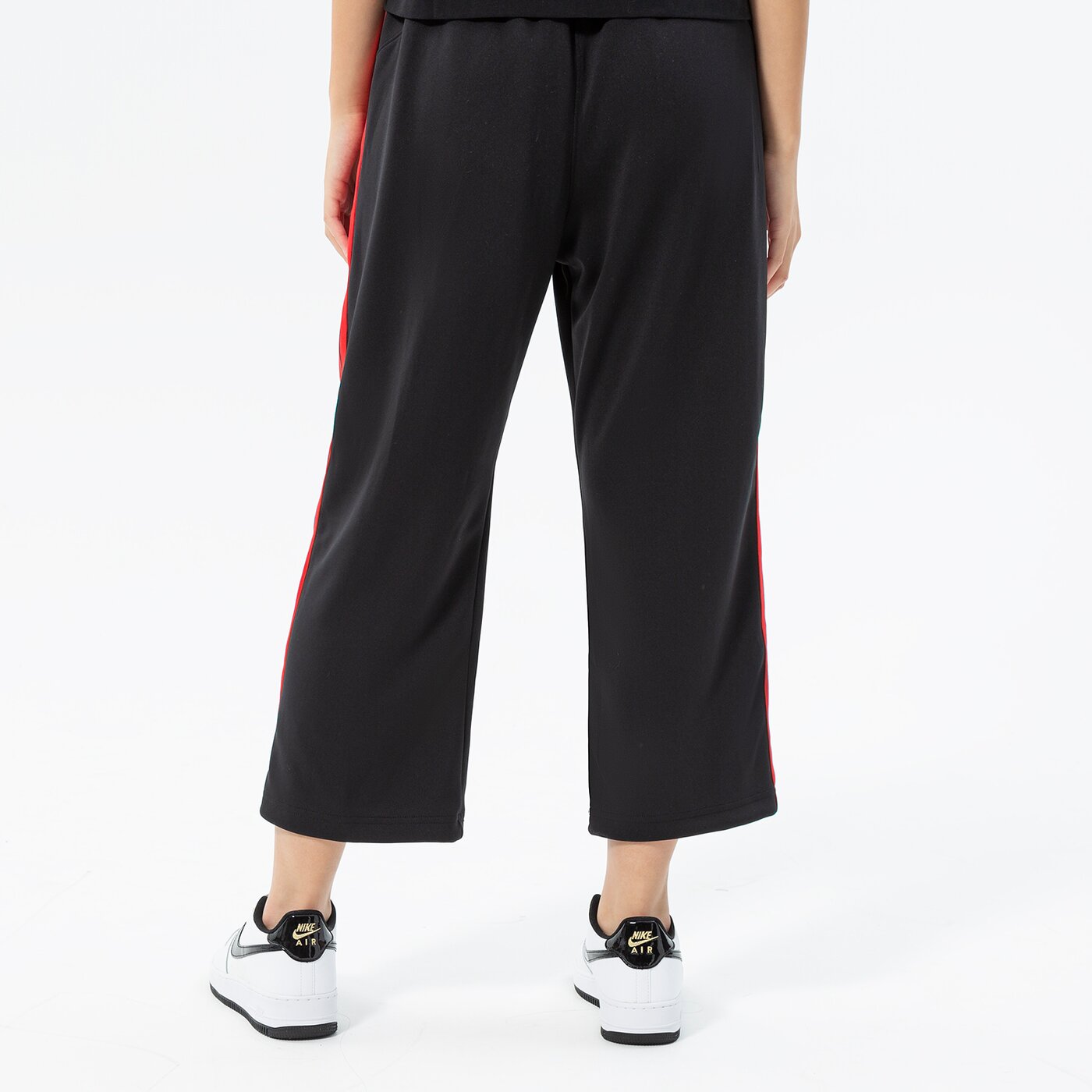 Дамски панталони NIKE ПАНТАЛОНИ CHI W NK TRKST PANT CTS 75 NBA db1414-010 цвят черен