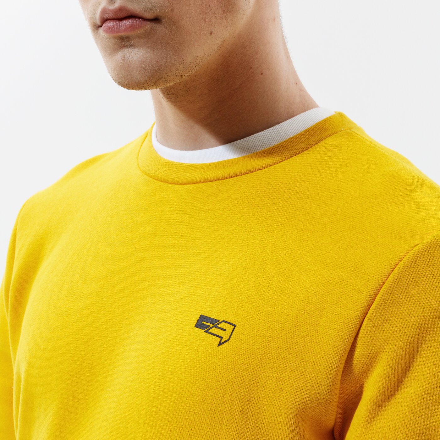 Мъжки суичър CONFRONT СУИТЧЪР SMALL LOGO CREWNECK YLW cf121blm25003 цвят жълт