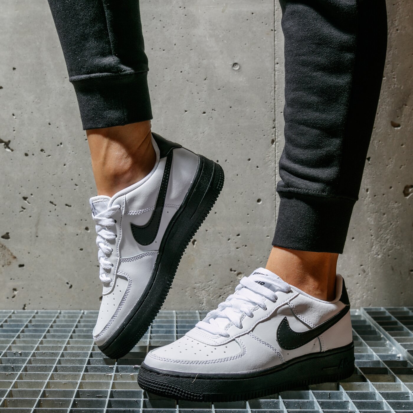 Детски маратонки NIKE AIR FORCE 1 cv7663-101 цвят бял