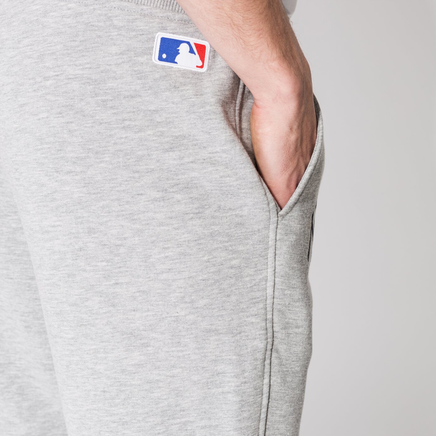 Мъжки панталони NEW ERA ПАНТАЛОНИ TEAM MLB TRK PANT NY YANKEES LGH 11372453 цвят сив