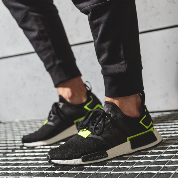 Мъжки маратонки ADIDAS NMD_R1 bd7751 цвят черен