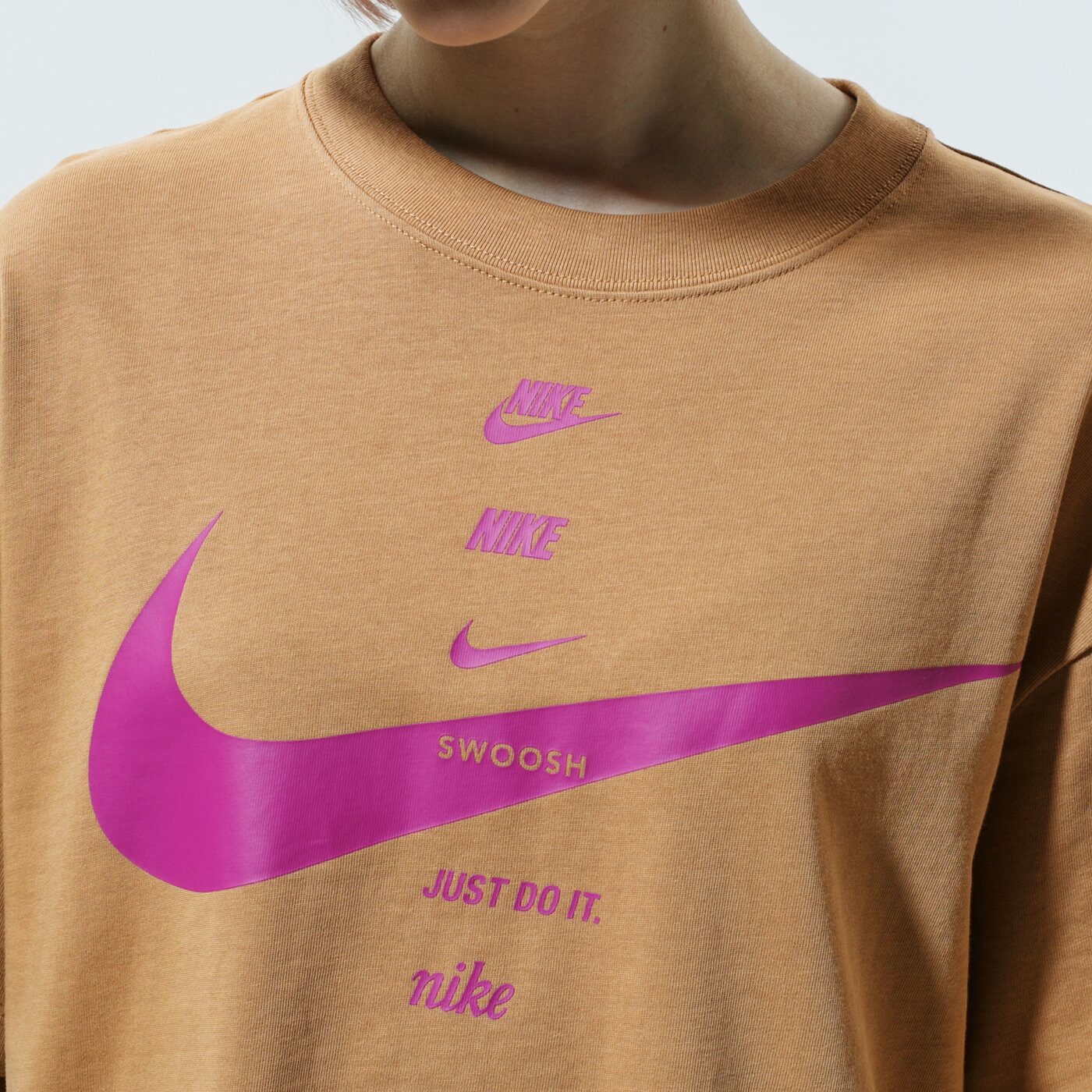 Дамска тениска NIKE ТЕНИСКА SPORTSWEAR cu5682-201 цвят кафяв