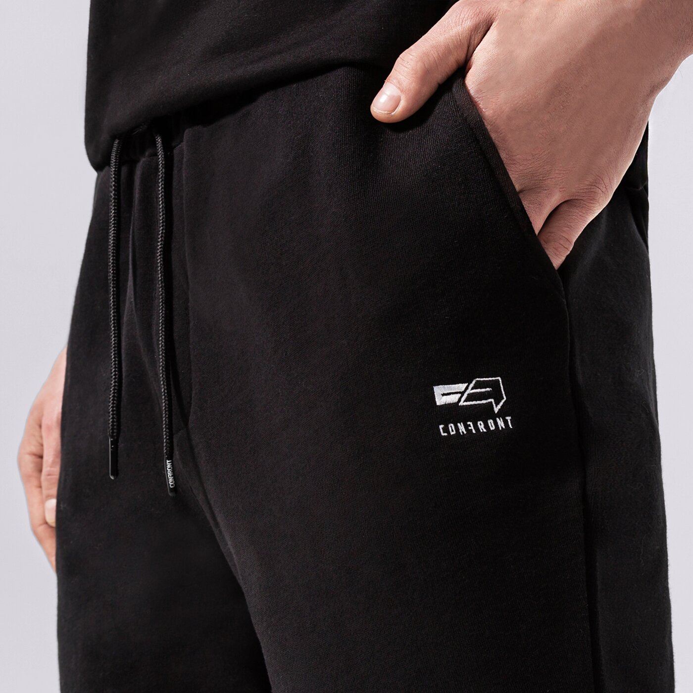 Мъжки къси панталони CONFRONT ШОРТИ ESSENTIAL cf122szm90001 цвят черен