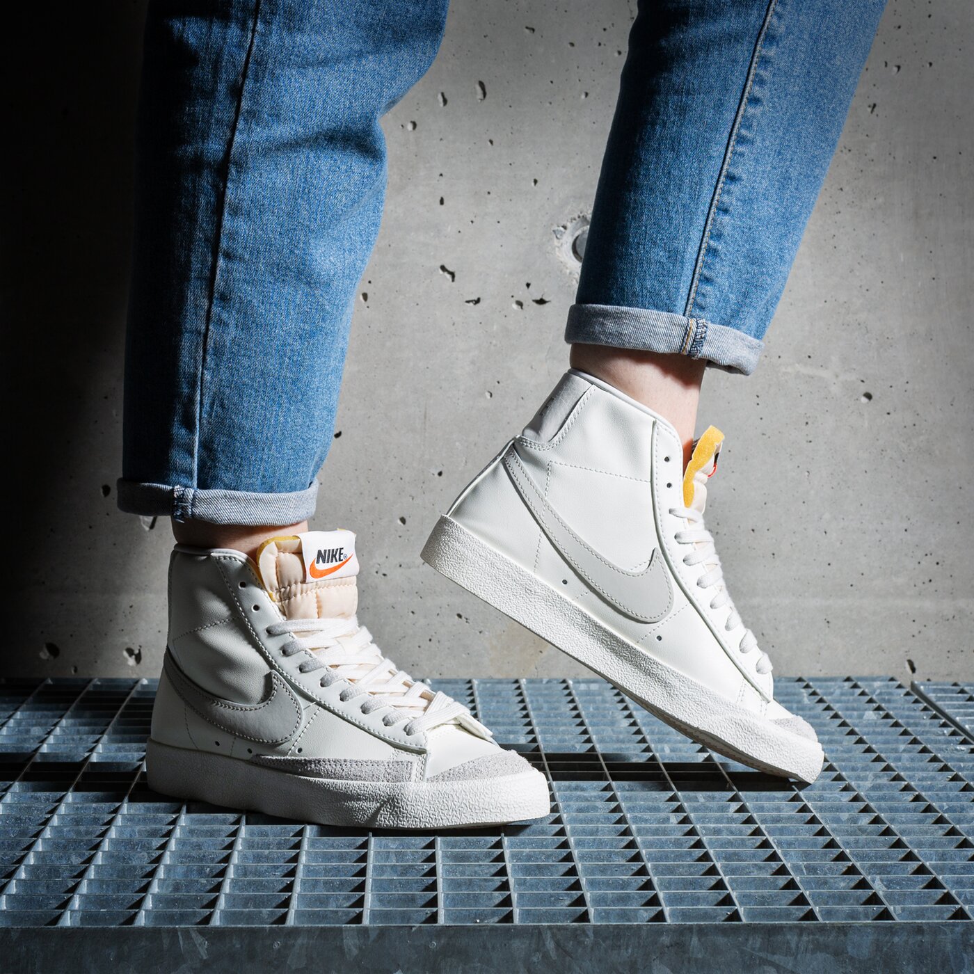 Дамски маратонки NIKE BLAZER MID '77 cz1055-120 цвят бежов