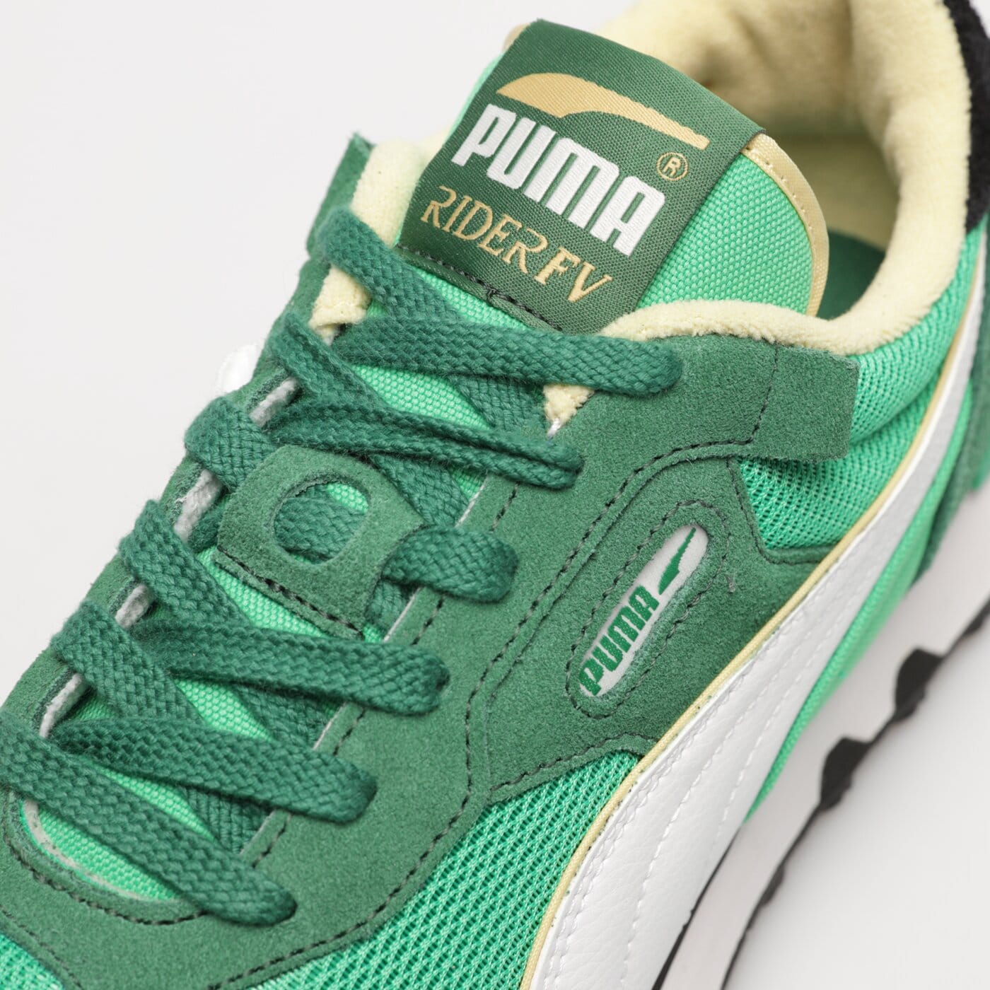 Мъжки маратонки PUMA RIDER FV RETRO REWIND 39016805 цвят зелен