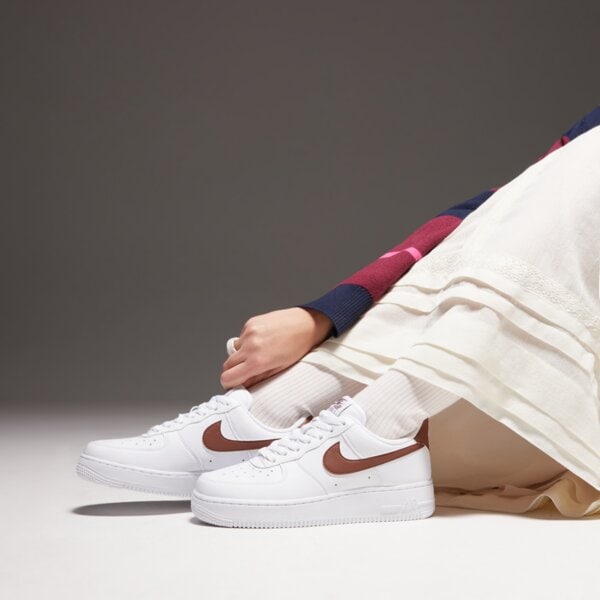 Дамски маратонки NIKE W AIR FORCE 1 '07 NEXT NATURE dc9486-115 цвят бял