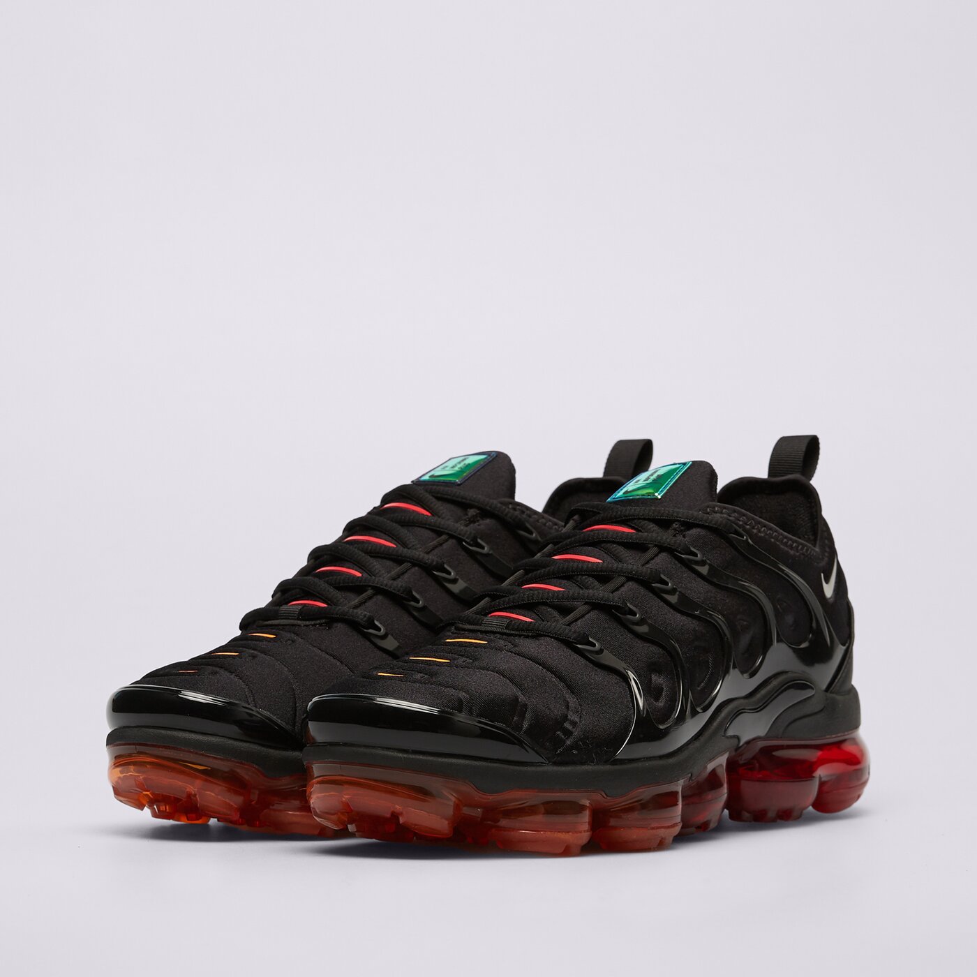 Мъжки маратонки NIKE AIR VAPORMAX PLUS cv1645-001 цвят черен