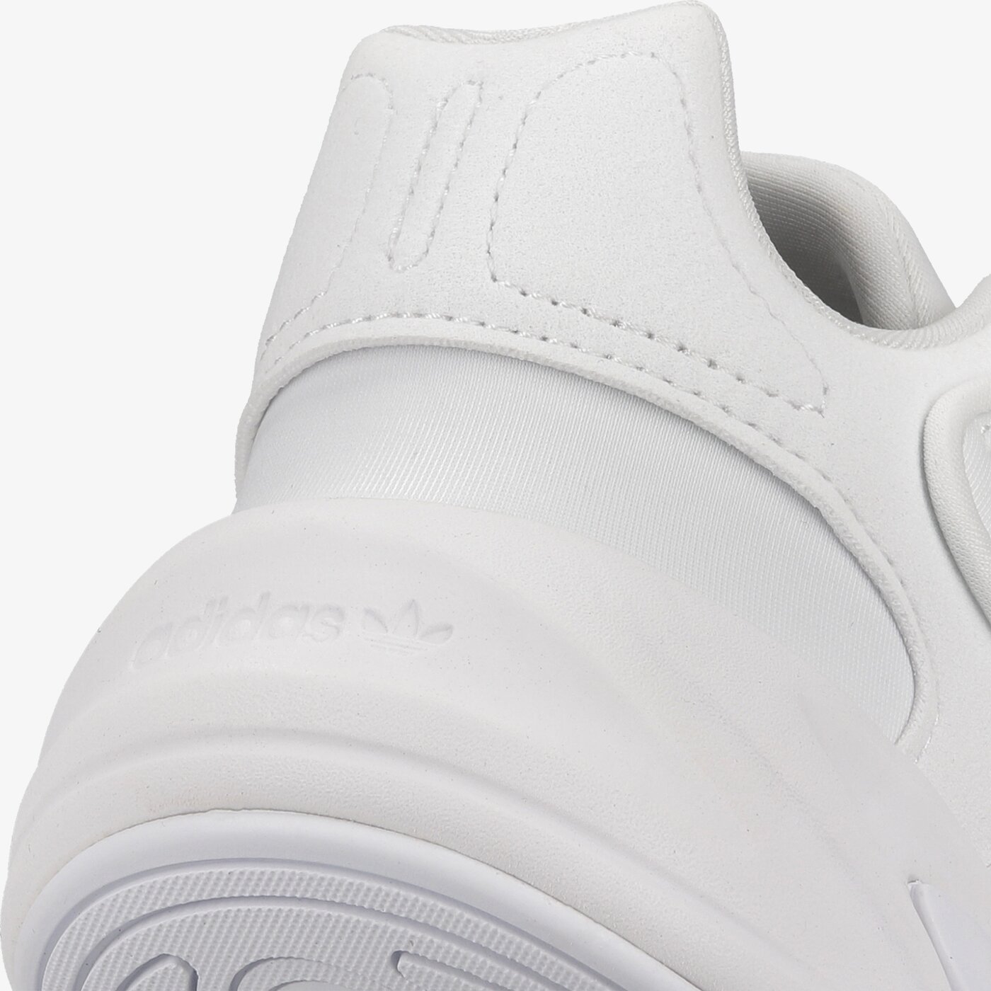 Детски маратонки ADIDAS OZELIA J h03132 цвят бял