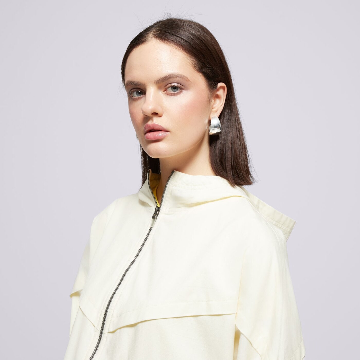 Дамско преходно яке NIKE ЯКЕ W NSW ICN CLSH JKT WR CANVAS cz9328-113 цвят бежов