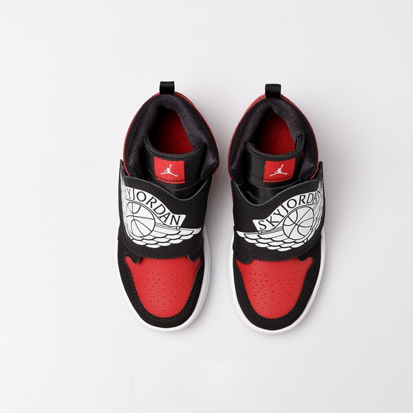 Детски маратонки SKY JORDAN 1 BP  bq7197-001 цвят черен